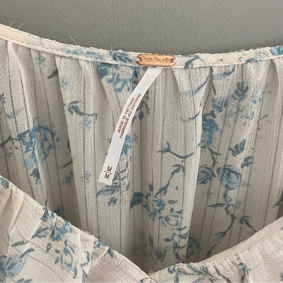 Free people, size M, floral cropped blouse, EUC - Picture 6 of 8